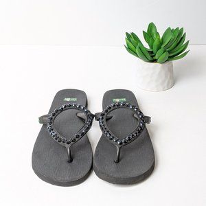 sanuk circle flip flops